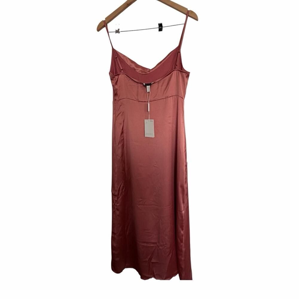 Pretty lavish satin slip dress - Picture 5 of 8
